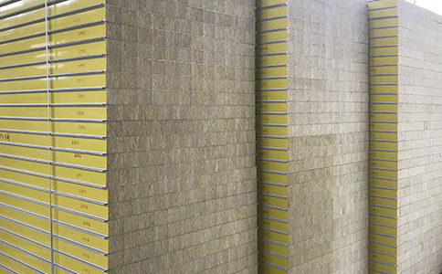 巖棉夾芯板具備的特點是什么？